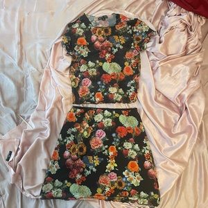 current mood floral set